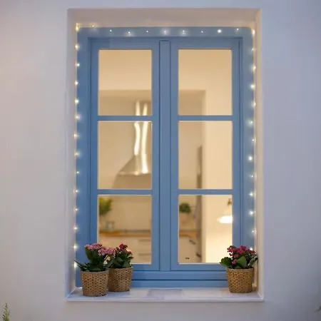 Centro Blue Window